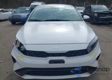 2024 Kia Forte Lxs z USA, uszkodzony, nr VIN 3KPF24AD5RE760880